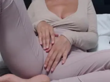 the_right_girl – webcam model profile photo Image 9