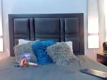 lau__1 – webcam model profile photo Image 6