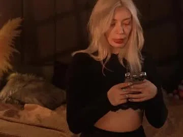 CourtneyLou – webcam model profile photo Image 5