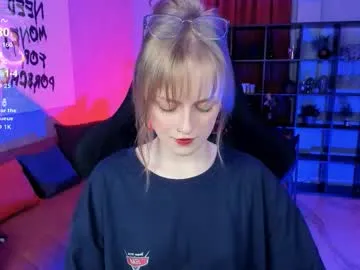 mon1_day – webcam model profile photo Image 13