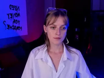 mon1_day – webcam model profile photo Image 17