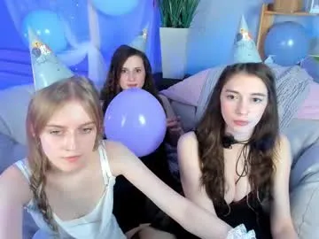 mon1_day – webcam model profile photo Image 5