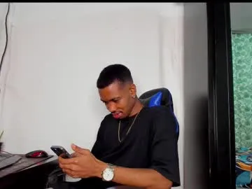 AlisonHale – webcam model profile photo Image 12