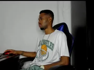 AlisonHale – webcam model profile photo Image 16