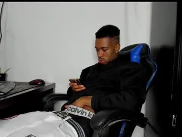 AlisonHale – webcam model profile photo Image 17