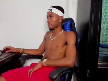 AlisonHale – webcam model profile photo Image 4