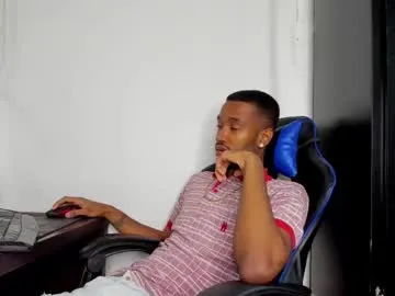 AlisonHale – webcam model profile photo Image 8