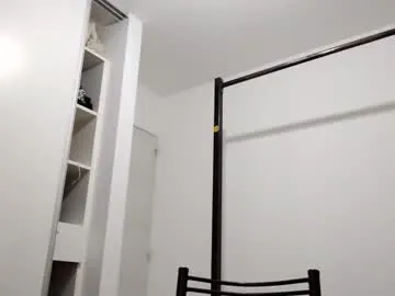 iamsomeone1234 – webcam model profile photo Image 10