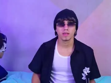 iamsomeone1234 – webcam model profile photo Image 3