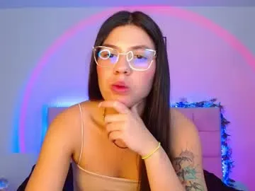 Yasmina – webcam model profile photo Image 18