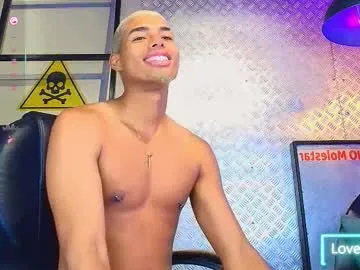 iamsomeone1234 – webcam model profile photo Image 18