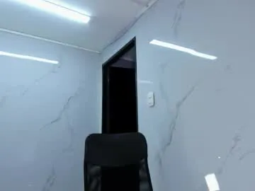 puneripiya – webcam model profile photo Image 8