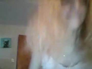 heluejamil – webcam model profile photo Image 12