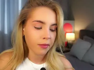 lipswithsmileonthem Image 2
