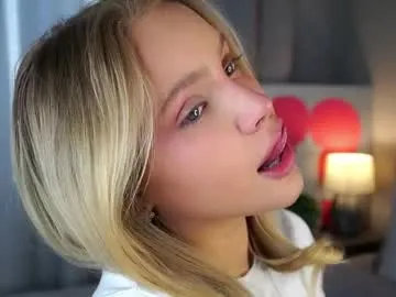 lipswithsmileonthem Image 7