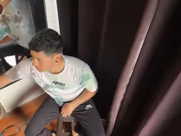 Seline – webcam model profile photo Image 7