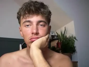 travonidas – webcam model profile photo Image 5