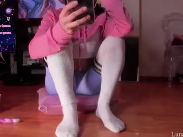 BellaJade – webcam model profile photo Image 16