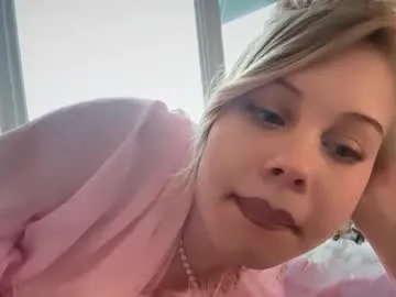 CourtneyLou cam session Image 14