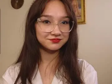 lynngroves – webcam model profile photo