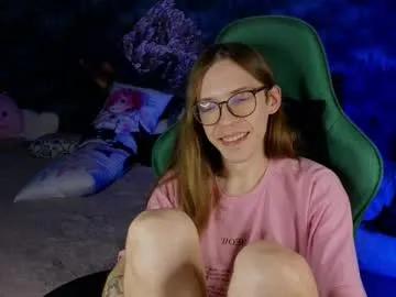 kriscrinkle – webcam model profile photo Image 13