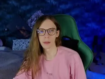 kriscrinkle – webcam model profile photo Image 14