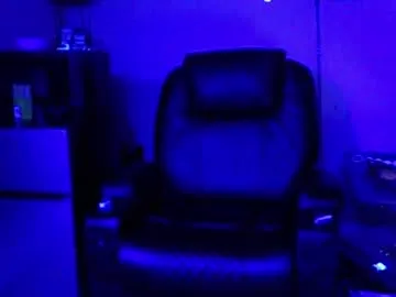 madameglowhole – webcam model profile photo