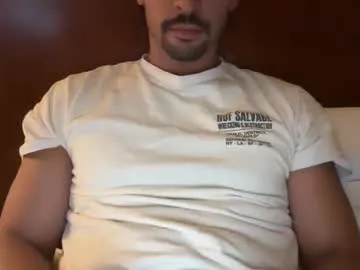 NikolJhones – webcam model profile photo Image 15