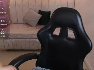 HazelLynn – webcam model profile photo Image 16