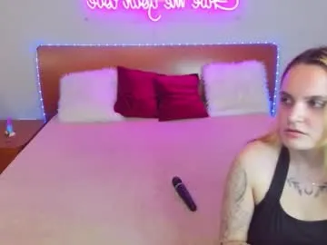 milkycute – webcam model profile photo Image 9