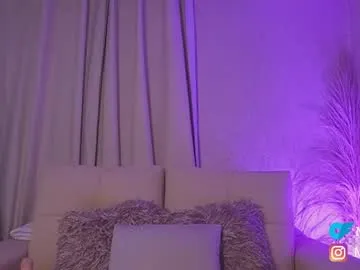 pureannuals – webcam model profile photo Image 2