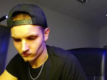 AdelinaLuuna – webcam model profile photo Image 11