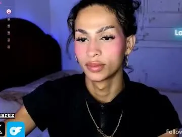 dovia – webcam model profile photo Image 15