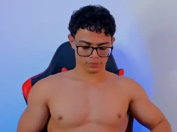 midwestlovers1990 – webcam model profile photo Image 4