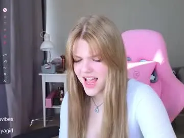 maya_blonde18 Image 19