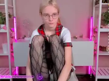 MadelineDemie – webcam model profile photo Image 5