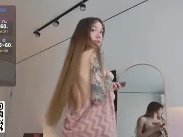 mia_pinkchair Image 7