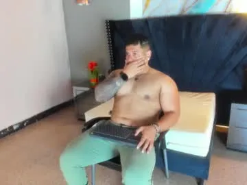 naisharousell – webcam model profile photo Image 4