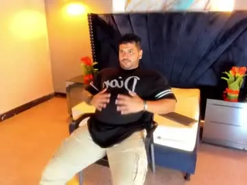 naisharousell – webcam model profile photo Image 6