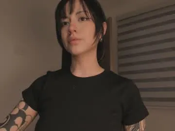 iamsomeone1234 – webcam model profile photo Image 19