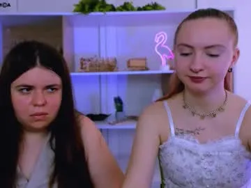 pureannuals – webcam model profile photo Image 4