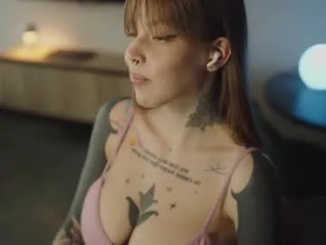 mileeena Image 19