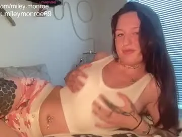 shreya_0 – webcam model profile photo Image 16