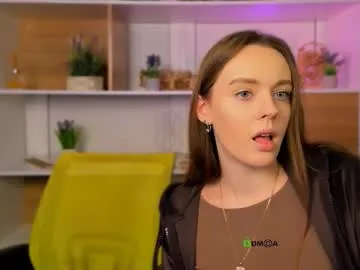 EmiliaWalker – webcam model profile photo Image 2