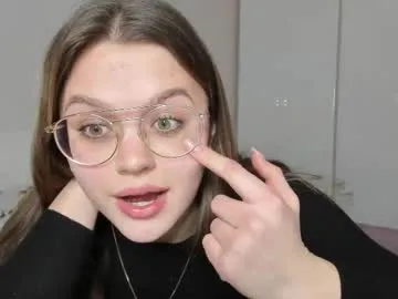 Sandra – webcam model profile photo Image 16