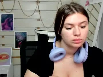 monika_youu Image 10