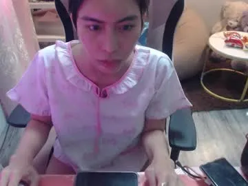 Adeline – webcam model profile photo Image 3