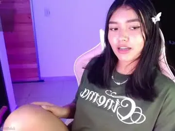 EmiliaWalker – webcam model profile photo Image 14