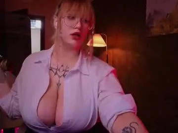 AlizeeBlair – webcam model profile photo Image 16
