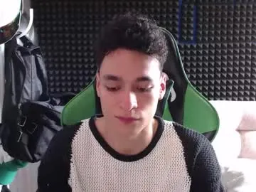 iamsomeone1234 – webcam model profile photo Image 14